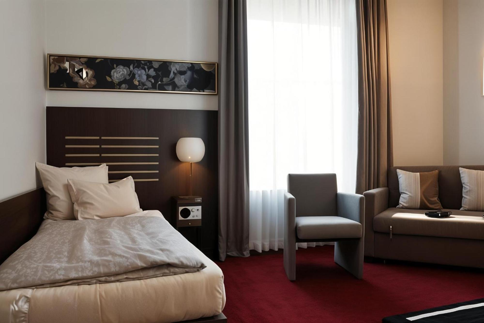 Hotel Bruehlerhoehe 3*